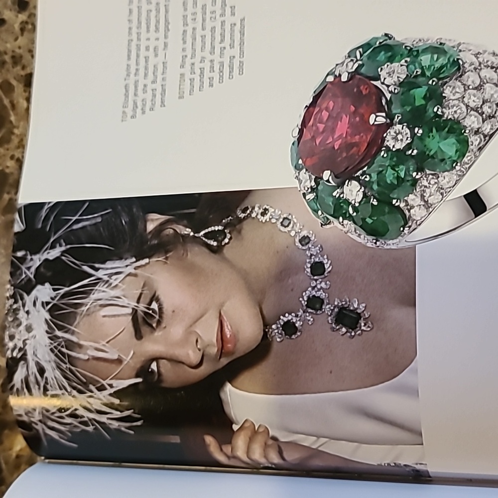 Jewelry International Book